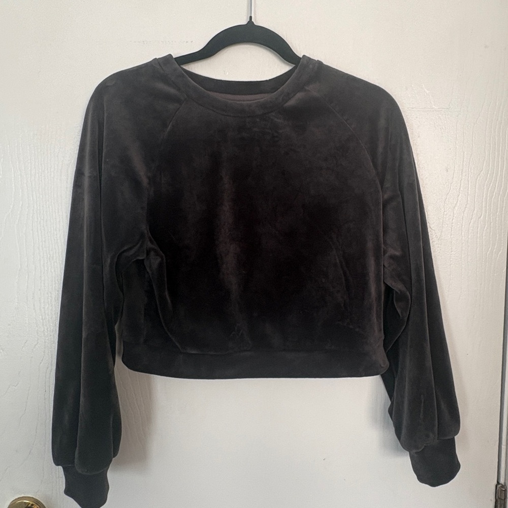 UGG RTW Cropped Velour Sweatshirt Pullover – Medium